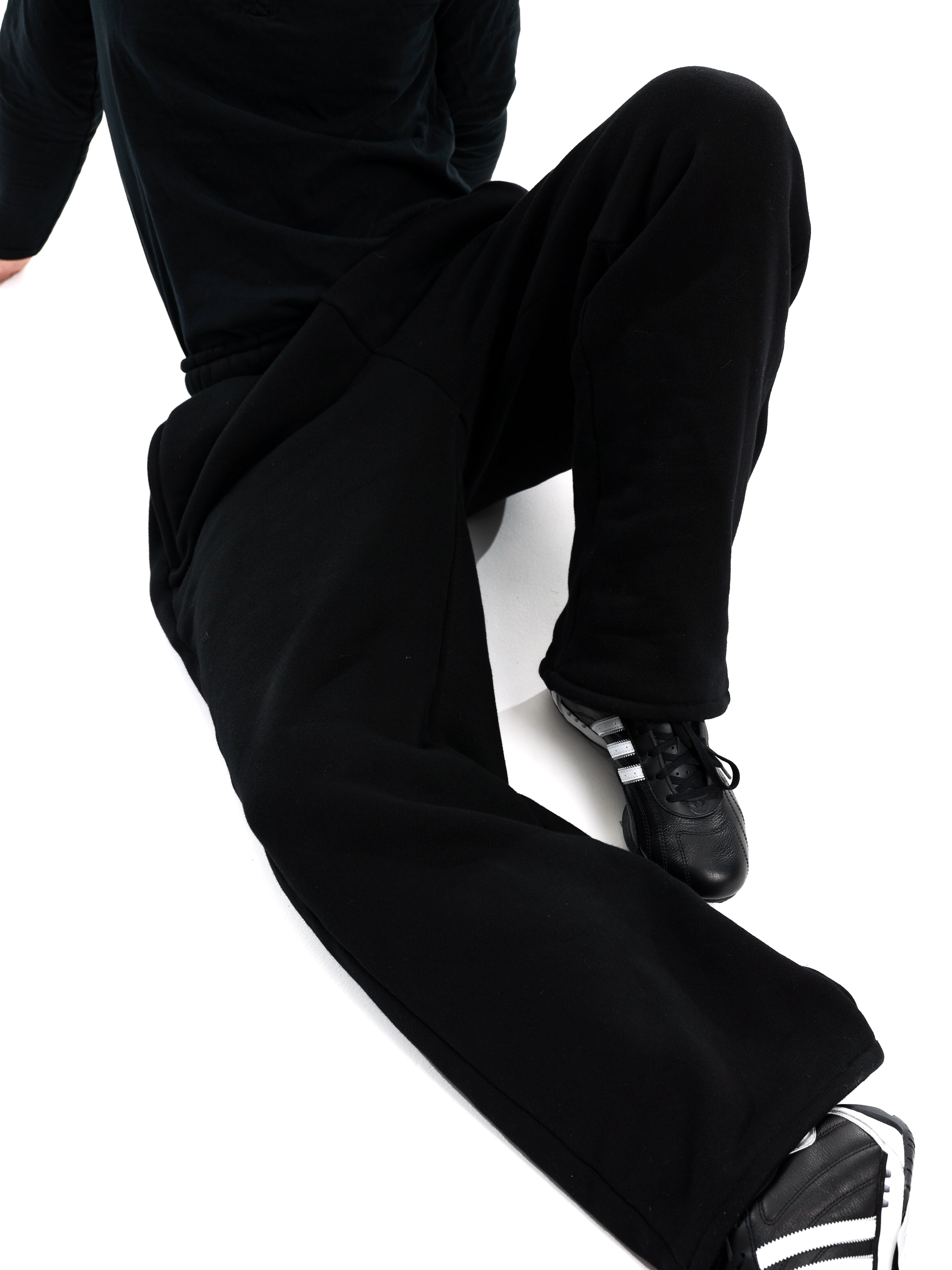 Black Aether™ sweatpants