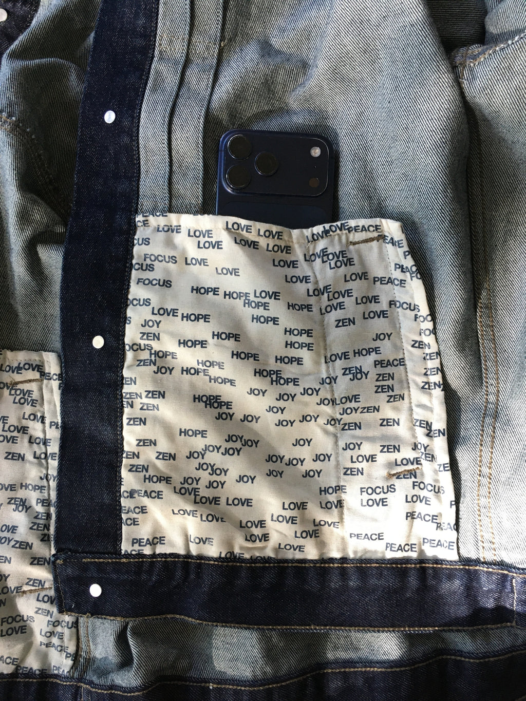 The Artisan denim jacket (DARK)
