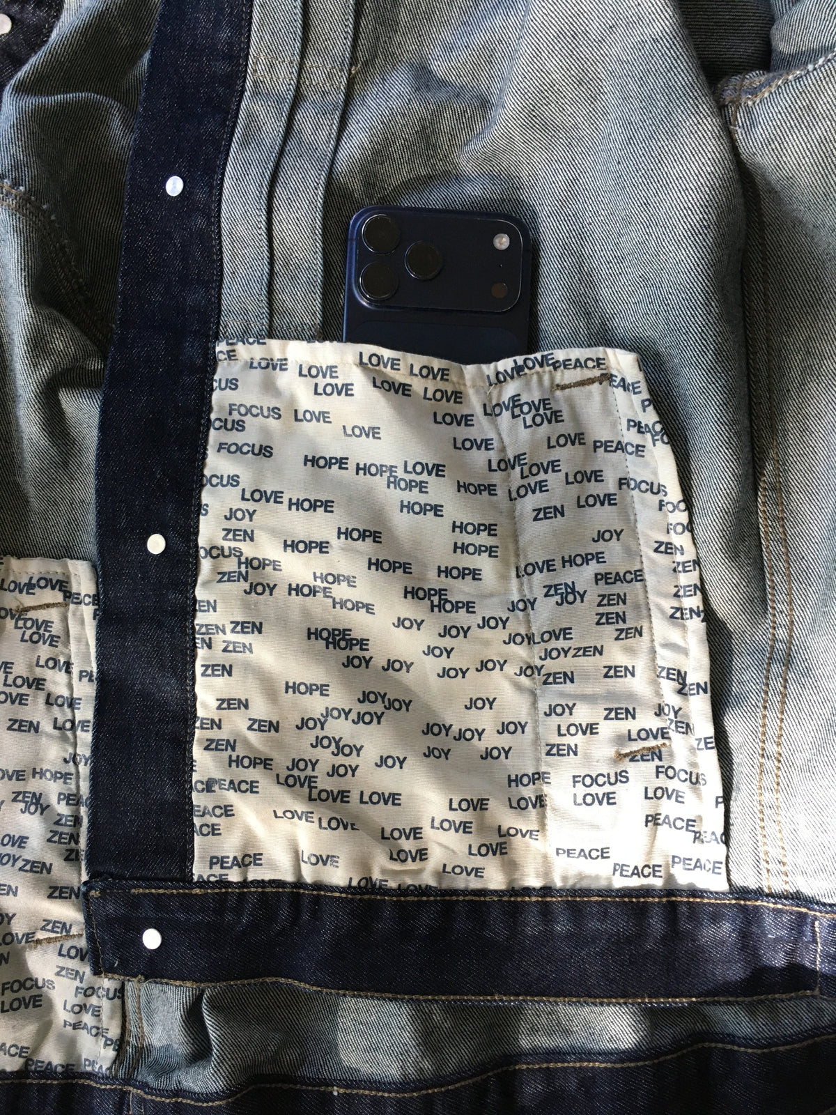 The Artisan denim jacket (DARK)
