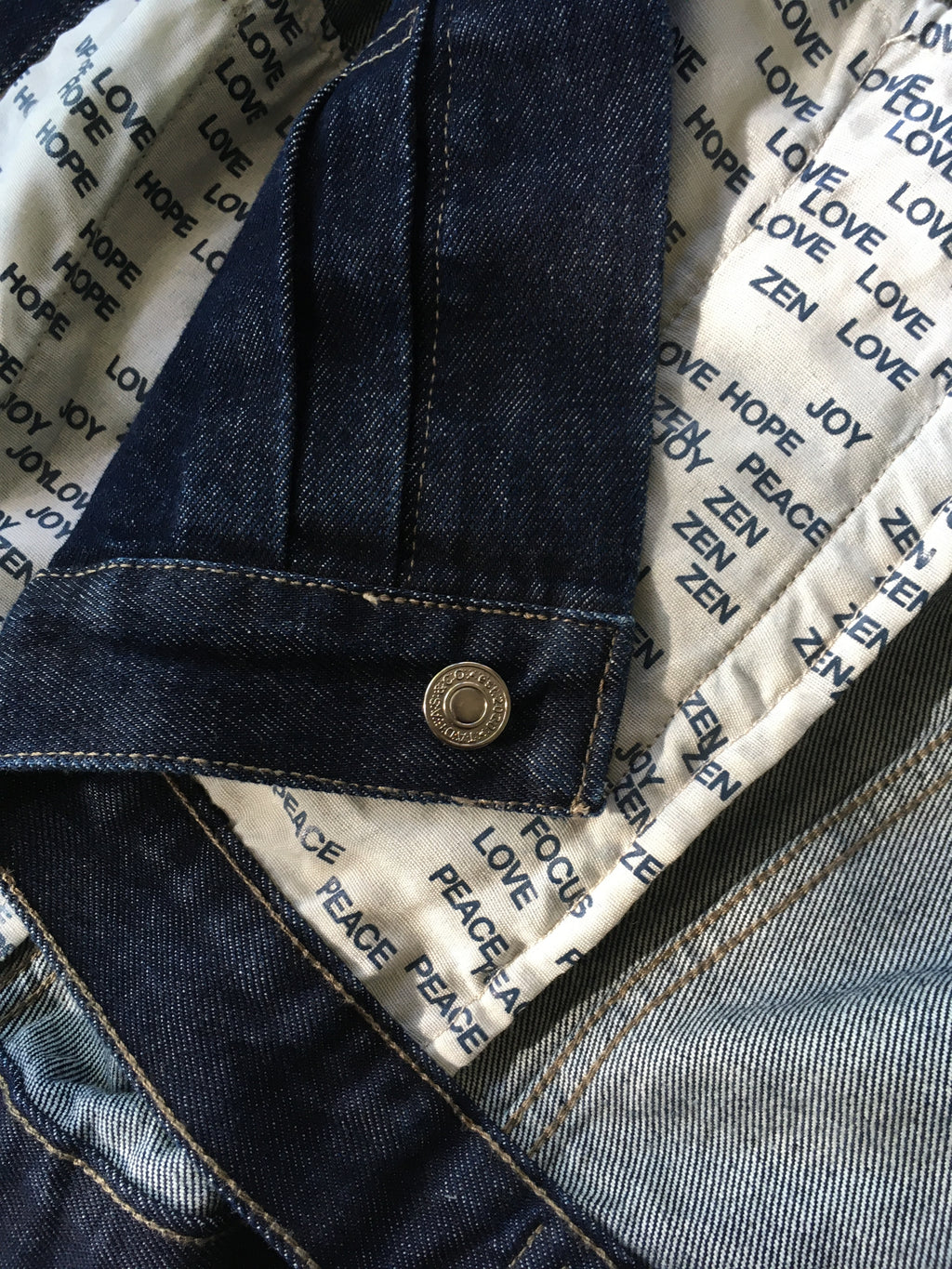 The Artisan denim jacket (DARK)