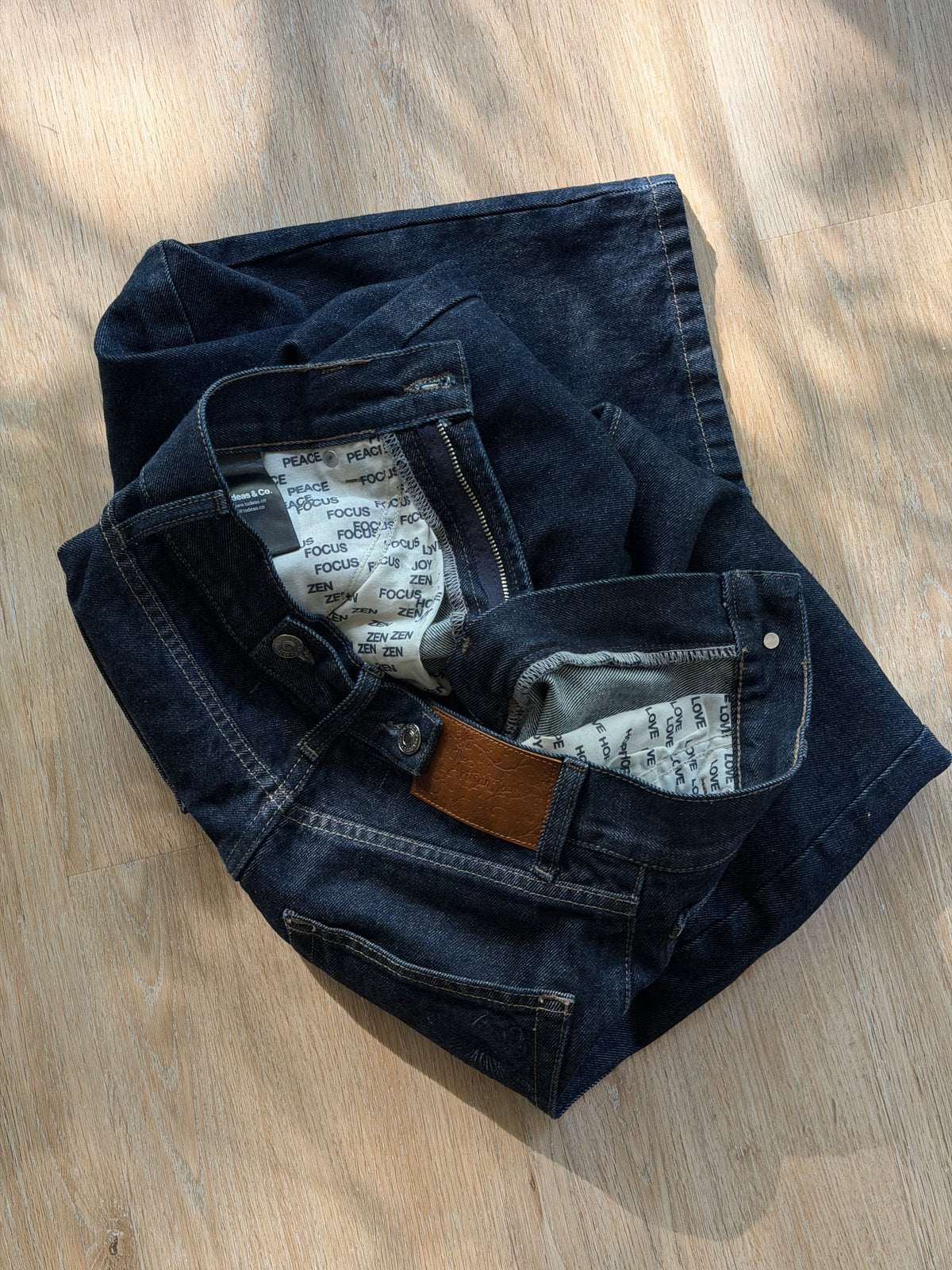 The Artisan Jeans (DARK)
