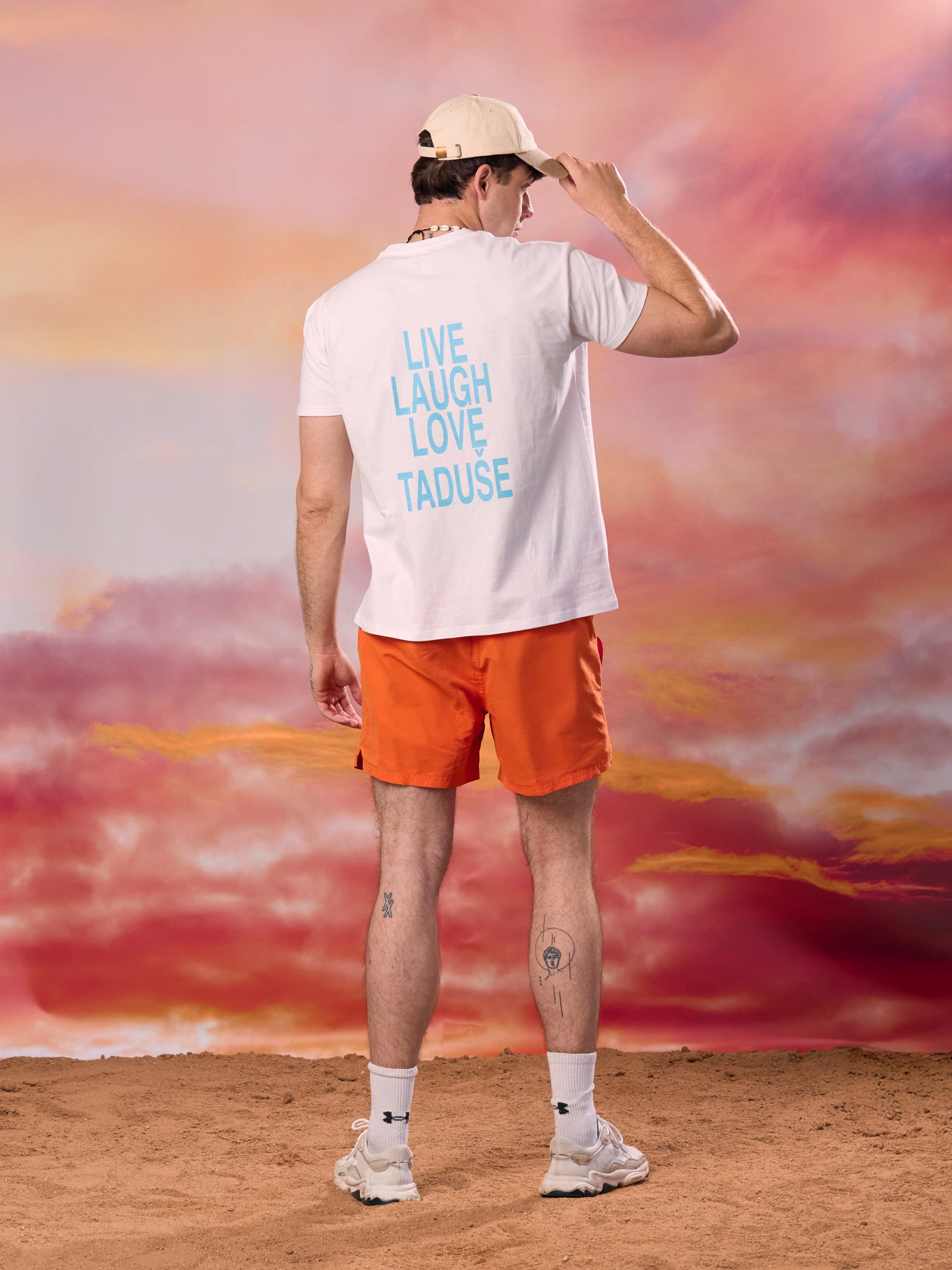 White Tea-T-Shirt (Live Laugh Love Taduše)