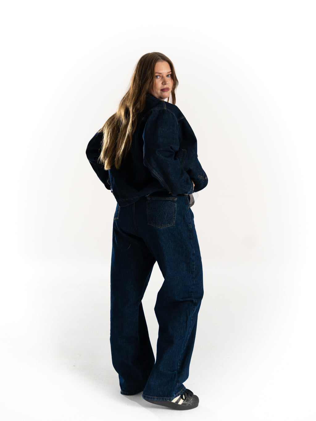 The Artisan Jeans (DARK)