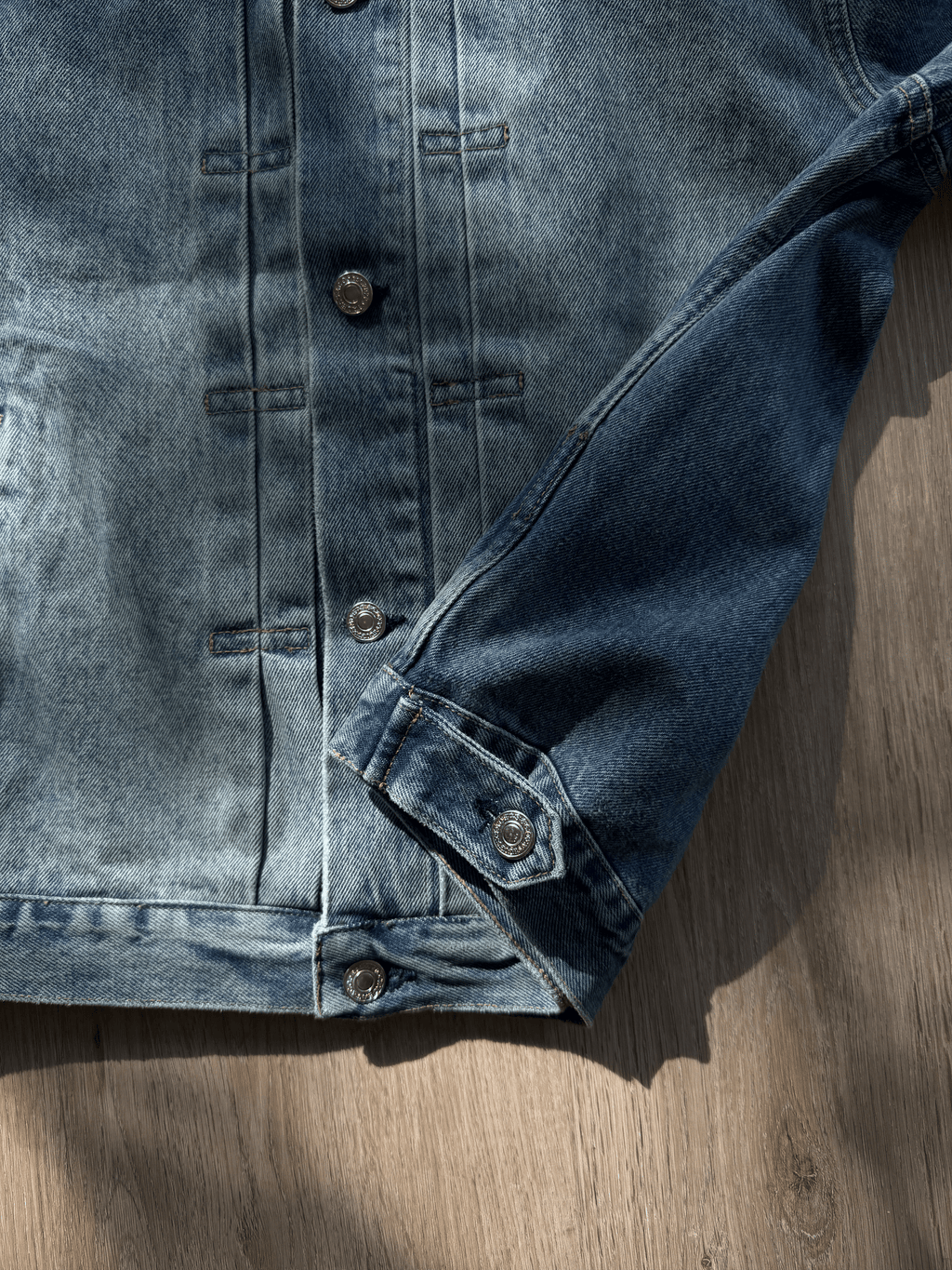 The Artisan denim jacket (LIGHT)