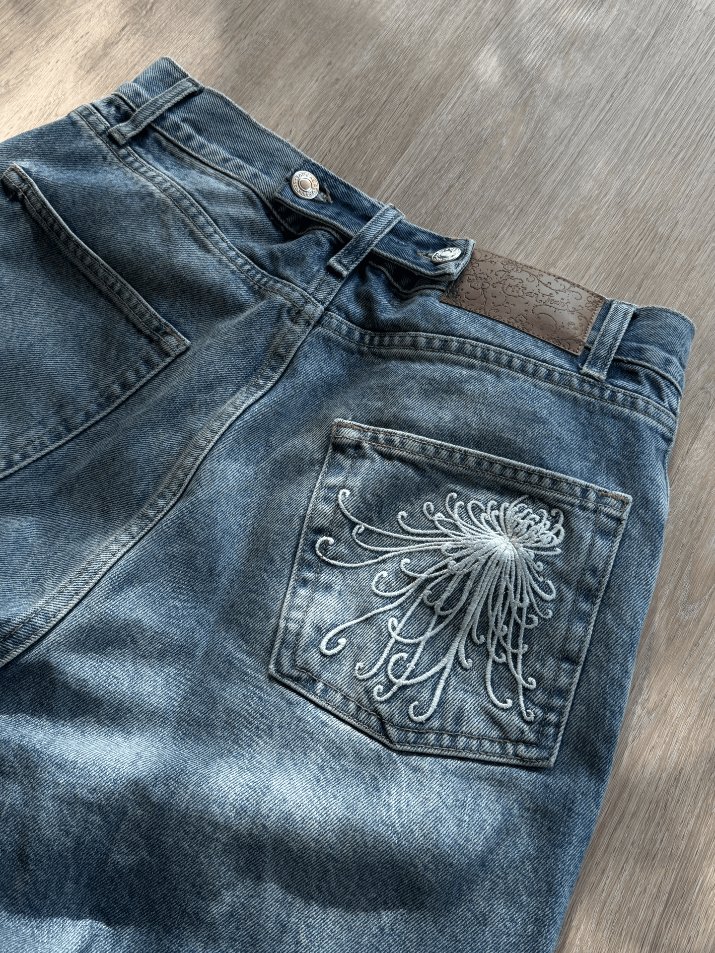 The Artisan Jeans (LIGHT)